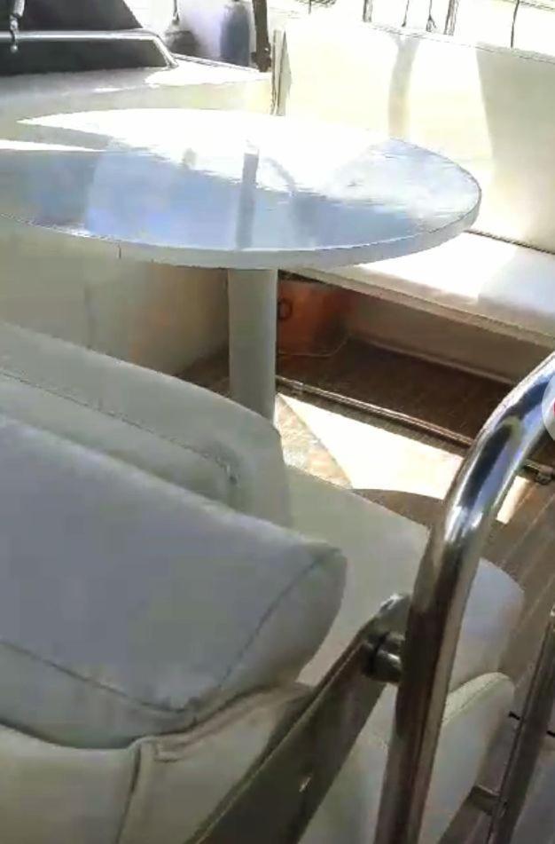 סנט אדריה דה בסוס El Barco De Las Fiestas מראה חיצוני תמונה